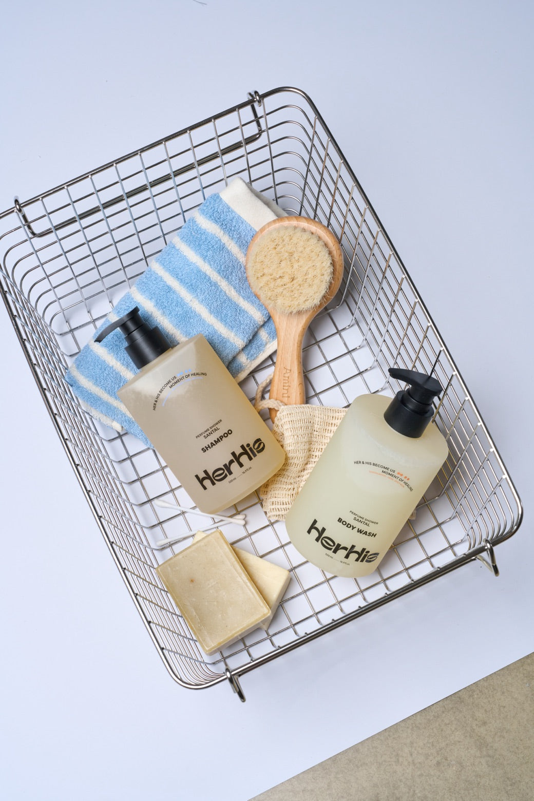 HerHis(ハーヒズ）シャンプー 500ml サンタル・酵素シャンプー